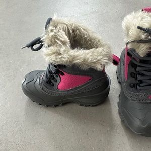 THE NORTH FACE TODDLER SNOW BOOTS - SIZE 12